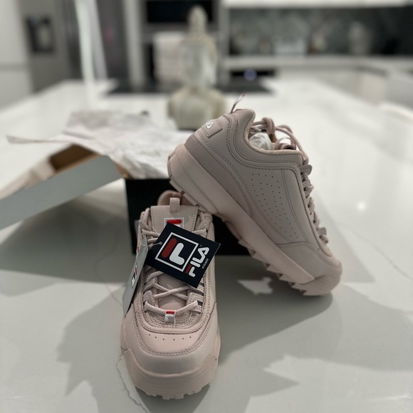 Fila Shoes - Brand new with 🏷️ Fila sneakers